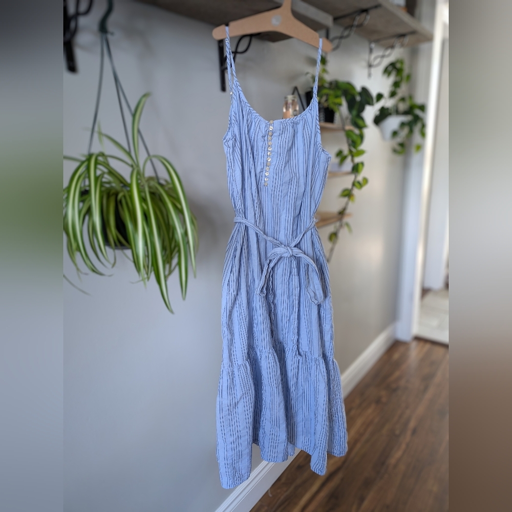 GAP Linen-Blend Tiered Midi Dress